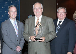 Dr. Richard Lampe Receives Iowa Hospital Association Excellence in Governance Award